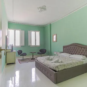 Spacious Three Bedroom On The Arno Appartamento